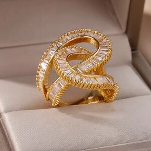 New! Adjustable 18kGold plated and zircon rhinestone diamond Spiral Ring